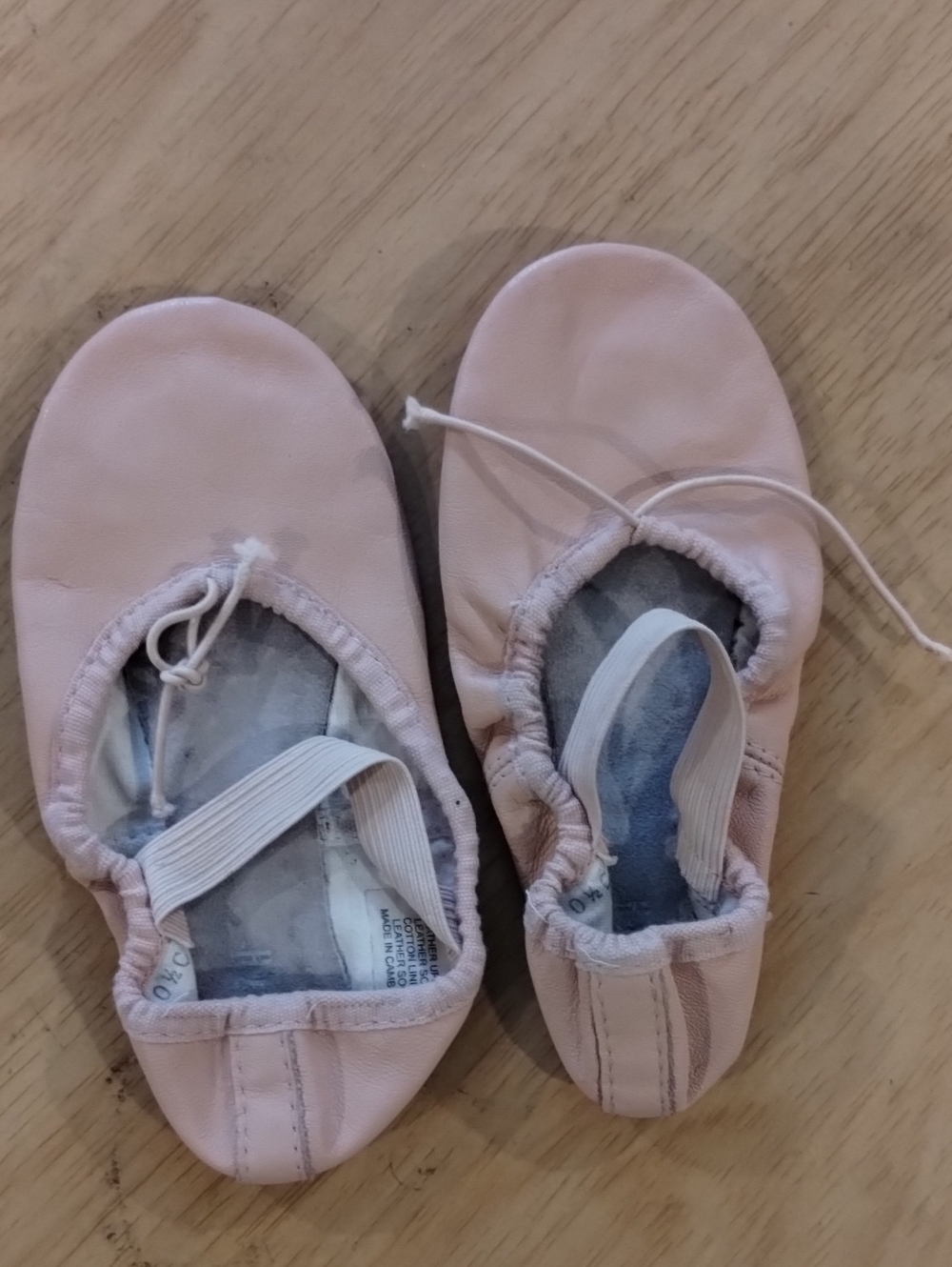 Bloch Light Pink Kids Ballet Slippers.    (A36)